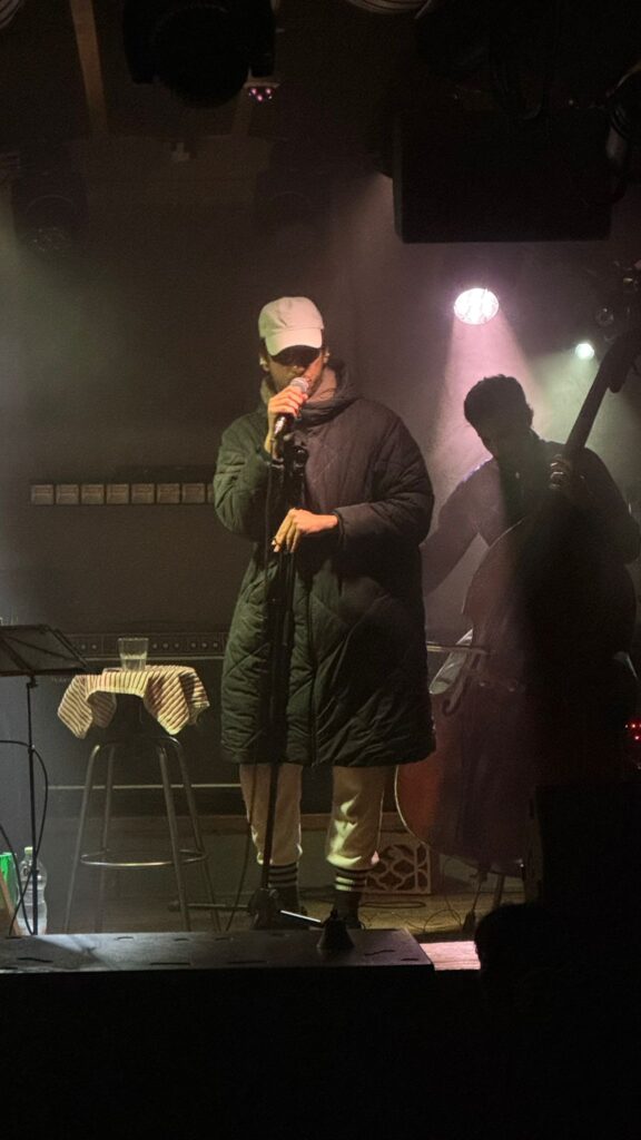 פרפורמנס גמל קטן - אריאל ברונז